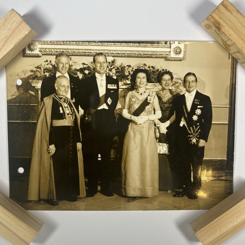 Vintage press photo queen - press,