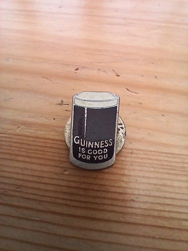 Rare original guinness badge - original,