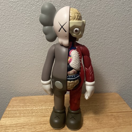 Kaws - (original, fake)