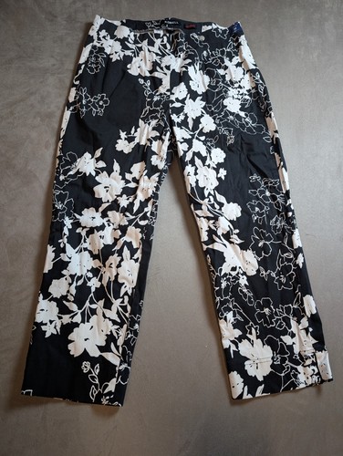 Black and white floral print - black,