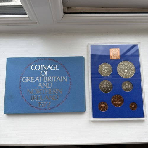 1977 royal mint standard - royal,