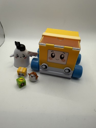 Lanky box car - with, figures
