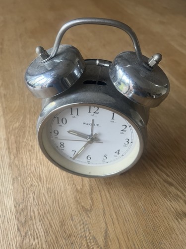 Analogue alarm clock - analogue,
