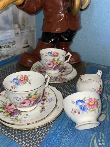 Aynsley tea cup trio - , x