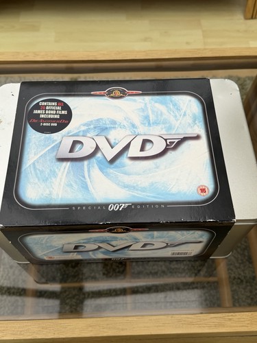 James bond 007 - james,
