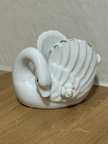 Small vintage china swan - small,