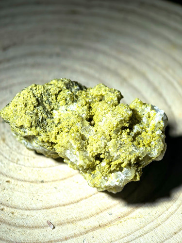 Yellow green duftite - green,