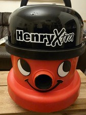 HENRY HVX200 VACUUM CLEANER