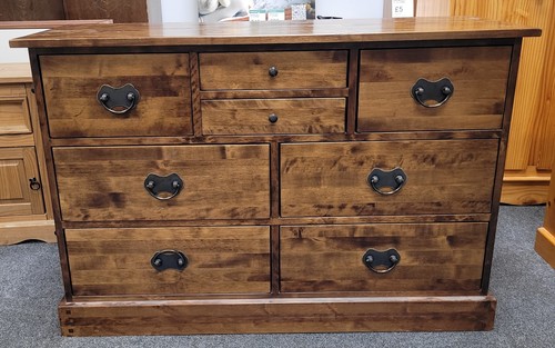 Laura ashley garrat - laura, chest
