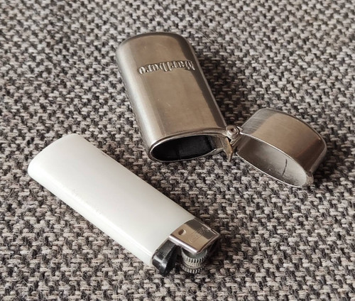 Vintage marlboro metal lighter - metal,