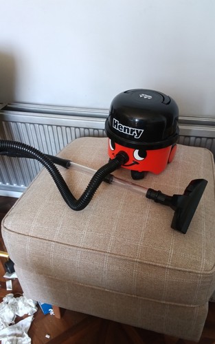 Henry toy vacuum complete - henry,