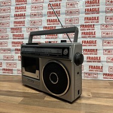 Vintage Sanyo M-2801L Radio