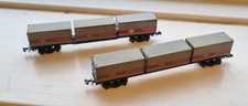 2 N Gauge Bogie Wagons Each With 3 Freighliner Containers