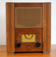 Wartime Civilian Valve Radio