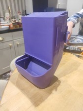 Rabbit or guinea pig gravity automatic feeder