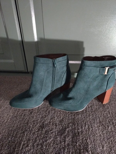 Ladies green ankle - boot, size