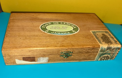 Vintage wooden cigar - cigar, box
