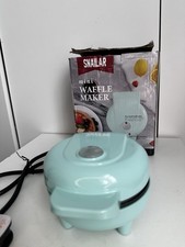 SNAILAR Mini Waffle Maker, 550W Waffle Iron, Ready Indicator Light, Green