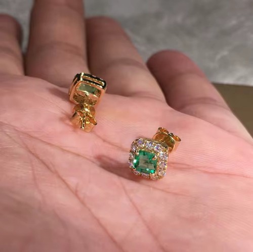 Emerald green studs 18k - emerald,