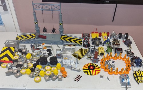 Robot wars pull back - robot,