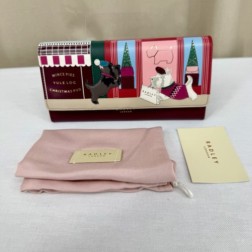 Radley london christmas window - radley,