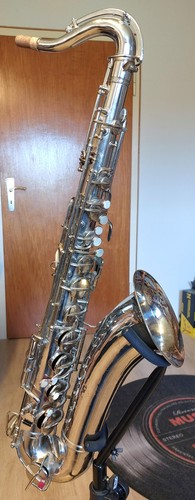 Vintage tenor saxophone - saxophone, conn