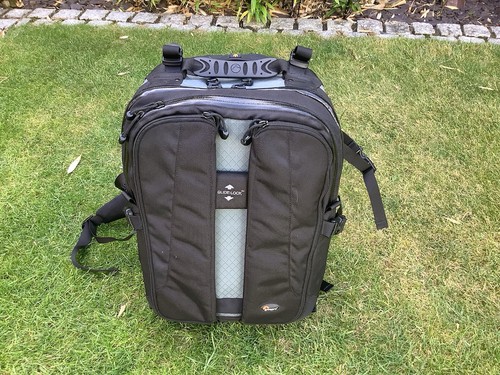 Lowepro vertex 200 - lowepro,