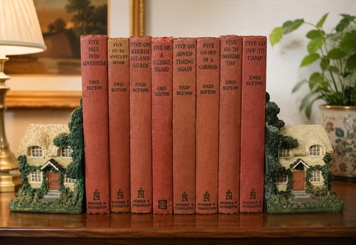 Vintage enid blyton famous - enid,