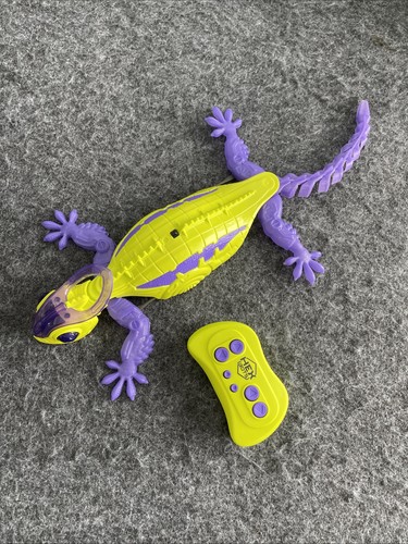 Hex bots chameleon wall - chameleon,
