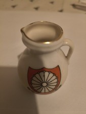 W.H. Goss crested chinA