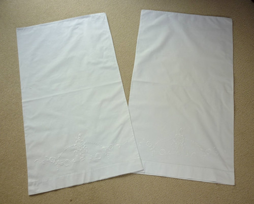 Pair vintage antique - vintage/antique, white