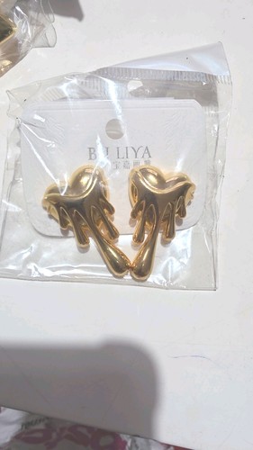 Bliyga gold tone hand - bliyga, stud