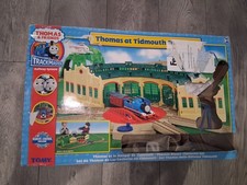 THOMAS TRACKMASTER TOMY REMOTE CONTROL THOMAS AT TIDMOUTH SHEDS SET BATTERY OP'D