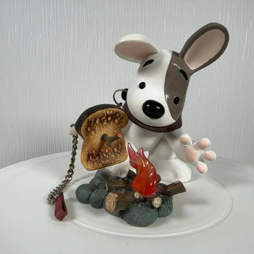 Lost dog figurine warm - lost,