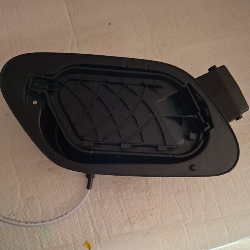 Golf fuel filler flap - vw,