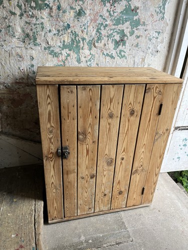 Rustic victorian pine tongue - victorian,