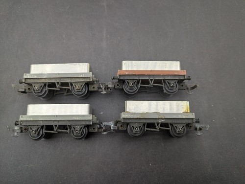 Triang railways r17 wagons - railways,