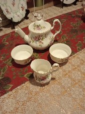 Royal Albert Moss Rose Teapot