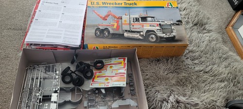 Italeri wrecker truck 24 - italeri, us