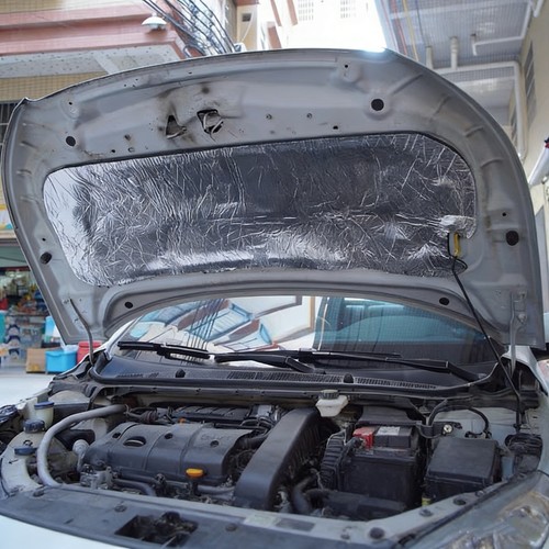 1x1 glass fibre car engine - 1x1.4m,