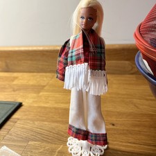 Beautiful Pippa Doll Friend Britt With Original Outfit And A Stock Outfit 