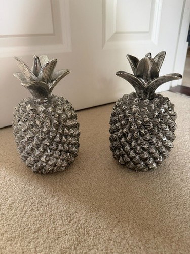 Silver coloured pineapple - 2, x