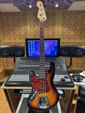 Squier by Fender Vintage