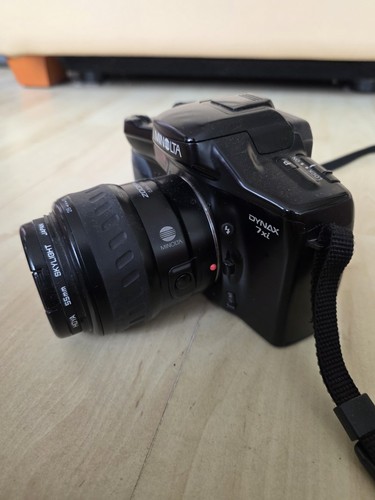 Minolta dynax 7xi 35mm slr - 35mm,