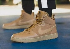 Nike Court Borough Mid Winter
