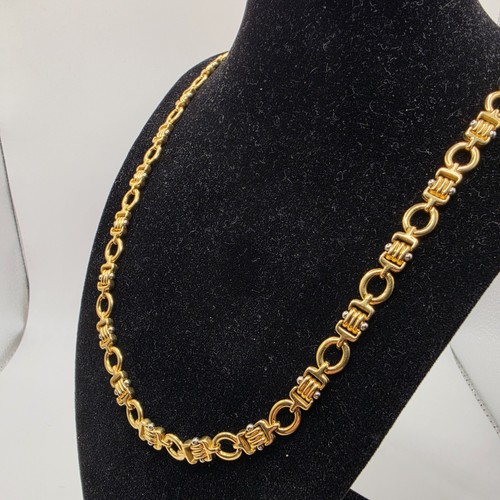 Solid 18ct yellow gold fancy - 18ct,