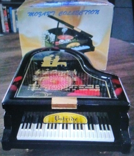 Piano music box - mozart, vintage