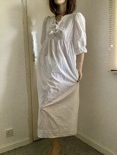 Classy vtg 1950s white crisp - classy,