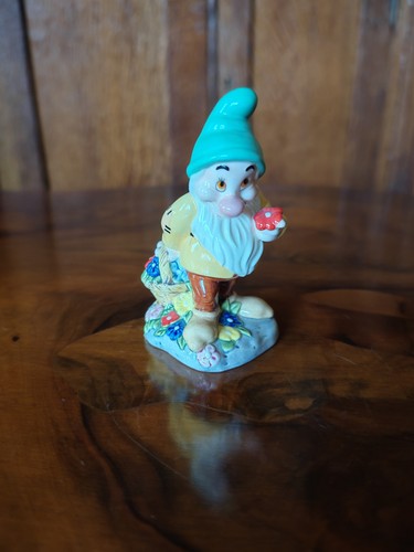 Disney showcase collection - showcase,