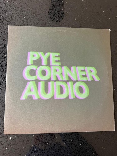 Pye corner audio black - corner,
